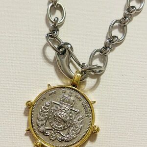 Elegant Two-Tone Pendant Necklace